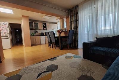 Apartament cu 4 camere decomandat în Micro 20 - 1