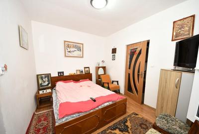 De vanzare casa cu 3 apartamente + anexa 75 mp, Comision 0% - 24