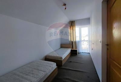 Casă cu 5 camere cu Teren 300 Mp în Cristian - 9