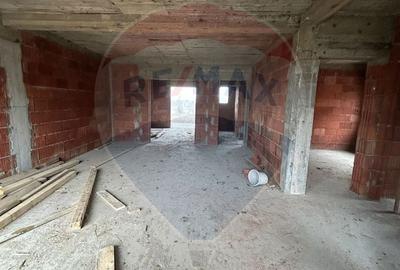 Casă cu 4 camere în Șimnicu de Jos - 3