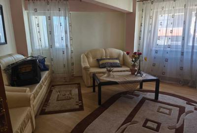 Apartament cu 4 camere decomandat în Central - 1
