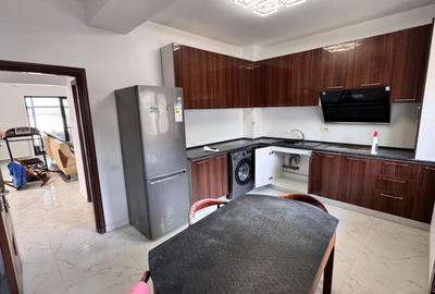 Duplex cu 4 camere cu Canalizare în Central - 2