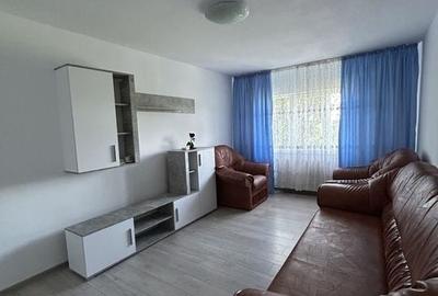 Apartament cu 2 camere decomandat în Micro 16