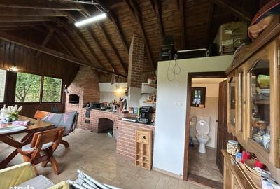 Casă cu 4 camere cu Teren 1750 Mp în Central - 2