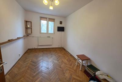 Apartament cu 4 camere semidecomandat în Titan - 3