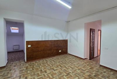 Casă individuală cu 8 camere cu Canalizare în P-ța Unirii - 11