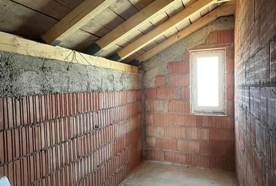 Duplex cu 4 camere cu Canalizare în Urseni - 11