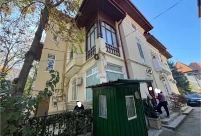Apartament cu 5 camere decomandat, mobilat în Dorobanți
