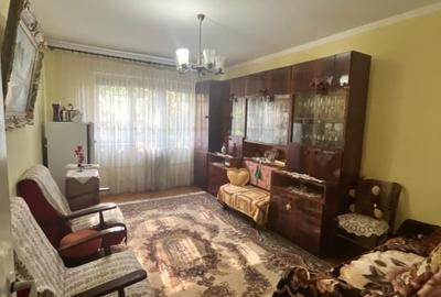 Apartament 3 camere, etaj 2, Garaj, Radauti - 1