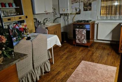 Apartament cu 4 camere decomandat în Petros - 13