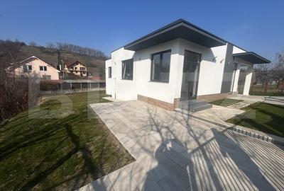 Casa de vanzare, cu 4 camere, 135 mp, zona Spitalul judetean