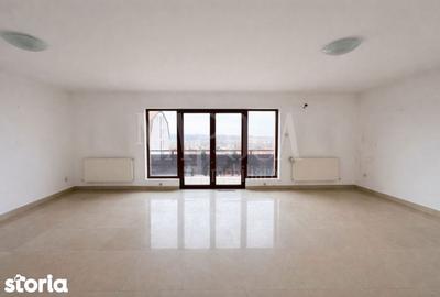 Apartament cu 3 camere în Andrei Mureșanu