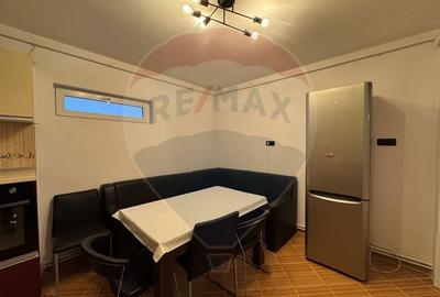 Casă cu 8 camere cu Teren 300 Mp în Central - 14