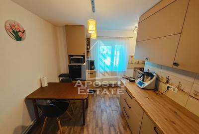 Apartament 4 camere, 2 bai, 2 balcoane,centrala proprie, etajul 2 - 9