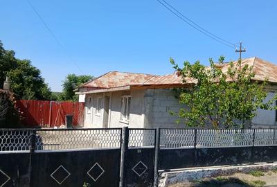 Se vinde casa com I.C Bratianu