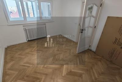 Apartament cu 5 camere decomandat în P-ța Unirii - 3