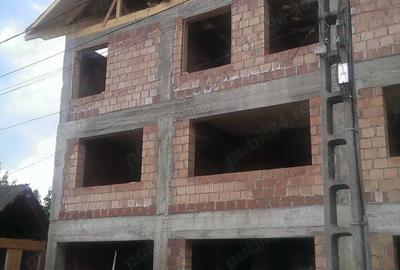Casă cu 6 camere în Pătârlagele - 1