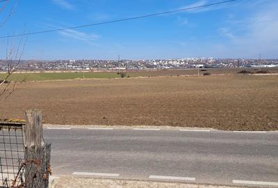 Teren de 2100 mp, în Uricani - 2