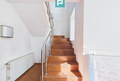 Casă individuală cu 10 camere cu Canalizare în Torontalului - 11