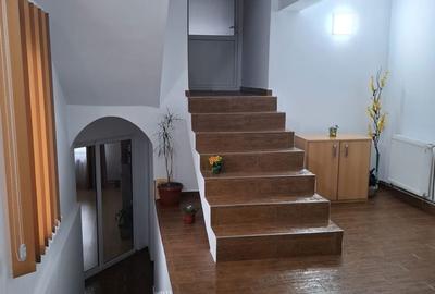 Casă cu 4 camere în Războieni