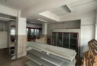 Spațiu comercial, de 146 mp, în Central - 3