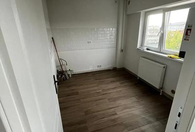 De vanzare apartament cu 2 camere etaj 4 ,zona Bulevard Mihai Viteazu . - 7