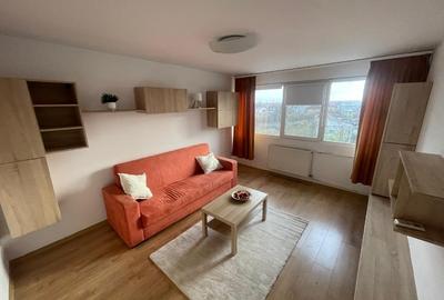 Apartament cu 2 camere decomandat în Eroii Revoluției