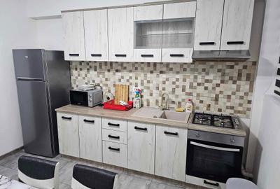 Casă cu 4 camere cu Teren 200 Mp în Pietroasele - 3