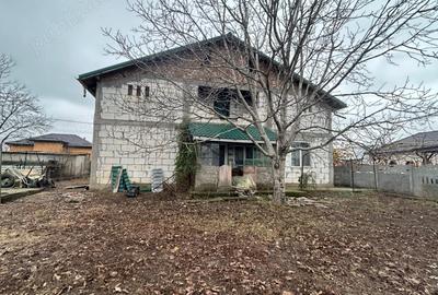 Casă cu 5 camere cu Teren 1717 Mp în Corabia - 2