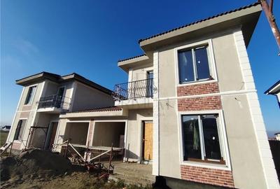 Duplex cu 5 camere cu Canalizare în Moșnița Nouă - 4