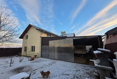 Casă cu 6 camere cu Canalizare în Glina