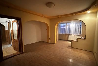 Apartament cu 3 camere decomandat în Central - 4