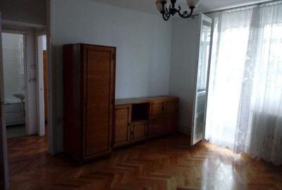 Apartament cu 3 camere semidecomandat în Central - 2