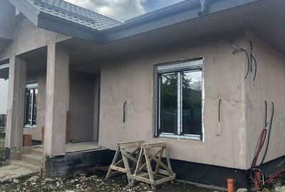 Casă cu 3 camere decomandat în Central - 1