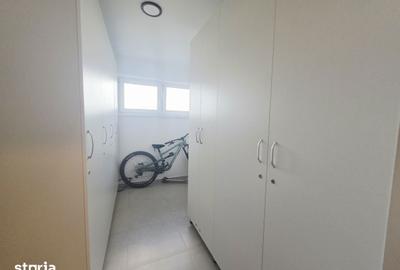 Apartament cu 3 camere decomandat în Tractorul - 19