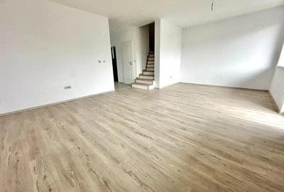 Casă cu Teren 320 Mp în Cetate - 3