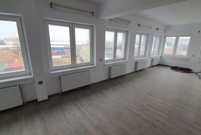 Spatii birouri,recent renovate si mobilate - 9