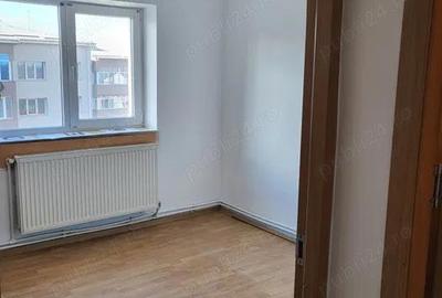 Apartament cu 3 camere decomandat în Dorohoi - 8