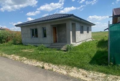 Casă cu 3 camere cu Teren 290 Mp în Sintești - 7
