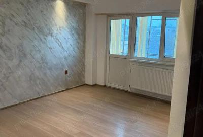Apartament cu 3 camere decomandat în Gării