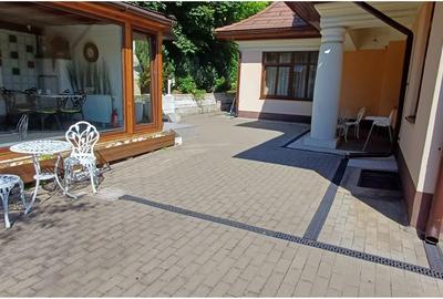 Apartament cu 5 camere decomandat, mobilat în Schei - 18