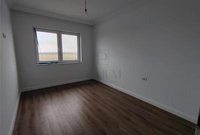 Duplex cu 5 camere cu Canalizare în Moșnița Nouă - 3