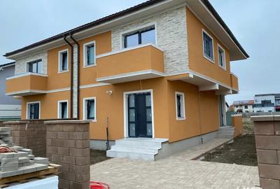 Casă cu 4 camere cu Teren 621 Mp în Moșnița Nouă