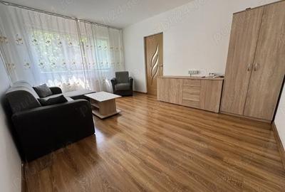 Proprietar, inchiriez,zona Dacia, 2 camere