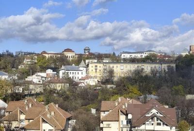 Apartament cu 2 camere decomandat în Arcu - 1