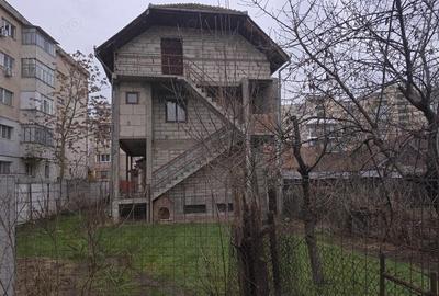 Vand imobil in Deva compusa din 2 corpuri de cladire, zona centrala, suprafata totala de teren 804 m - 13