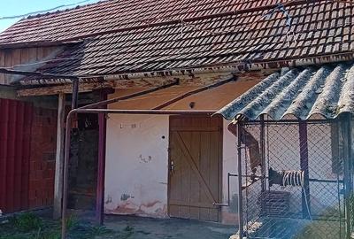 Casă cu Teren 564 Mp în Măureni - 1