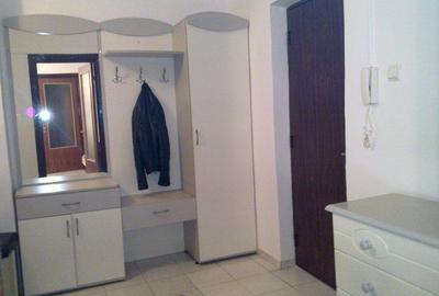 Apartament cu 2 camere semidecomandat, mobilat în Polonă - 5