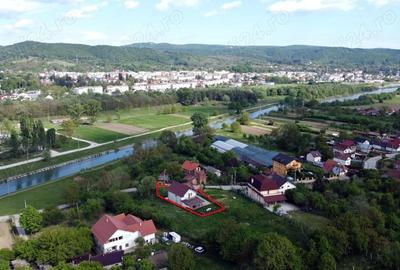 Casă cu 3 camere cu Teren 700 Mp în Central - 12