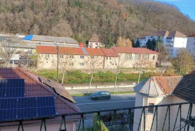 Vand apartament 2 camere luminos amenajat si mobilat langa Universitate 40.800 Euro neg. - 9